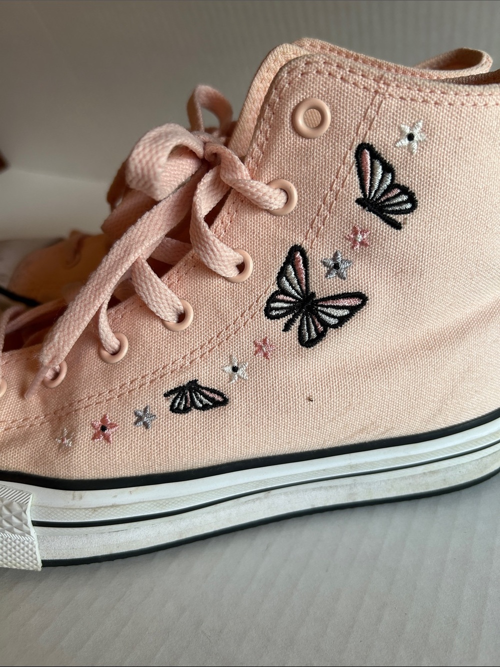 Converse High Top Sneakers in Light Pink with Butterfly Embroidery - Picture 4 of 5